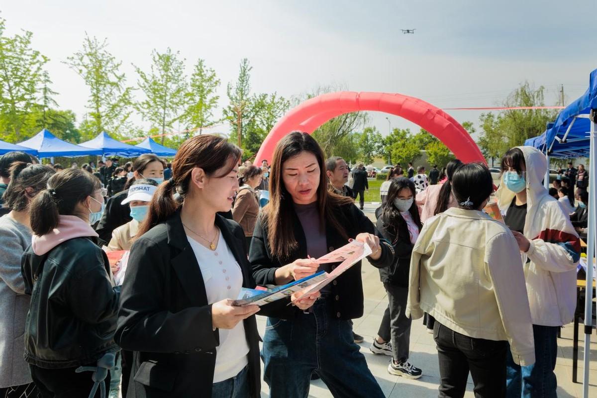 一揽子财政增量政策推出,一揽子财政增量政策的推出及其影响，一揽子财政增量政策推出及其影响分析