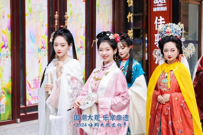 黄宪高最新越剧滑稽戏,黄宪高最新越剧滑稽戏，传统与现代的完美融合