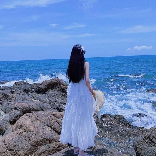 女生最新蓝色海边头像,女生最新蓝色海边头像，时尚与美丽的完美结合，女生最新蓝色海边头像，时尚与美丽的完美融合